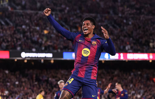 Барселона хочет продлить аренду вингера Манчестер Юнайтед