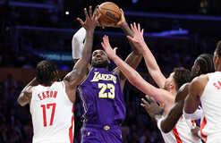 Плей-офф НБА: Лейкерс потерпели второе поражение от Хьюстона, Детройт одолел Орландо