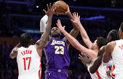 Плей-офф НБА: Лейкерс потерпели второе поражение от Хьюстона, Детройт одолел Орландо