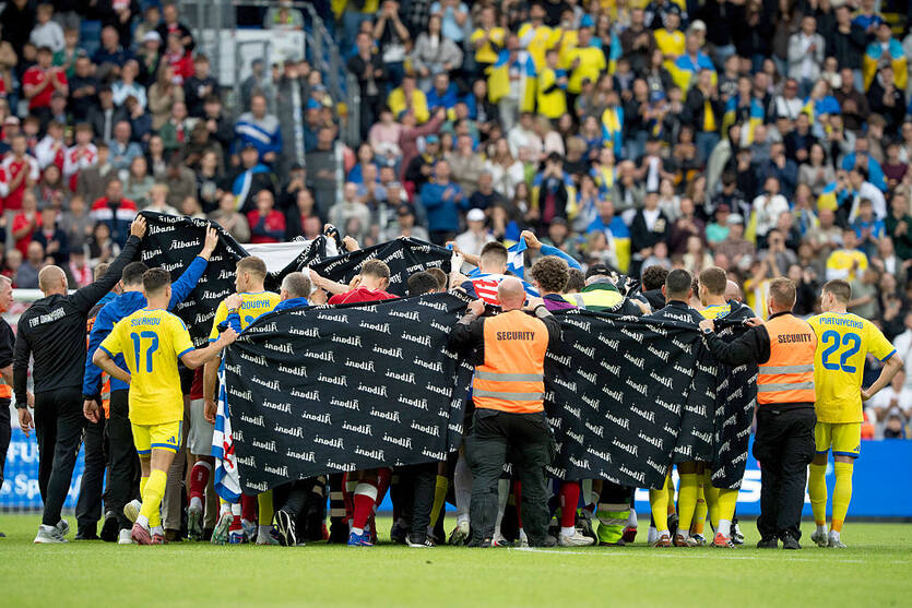 Кристиан Эриксен потерял сознание во время матча Дания - Украина / Getty Images