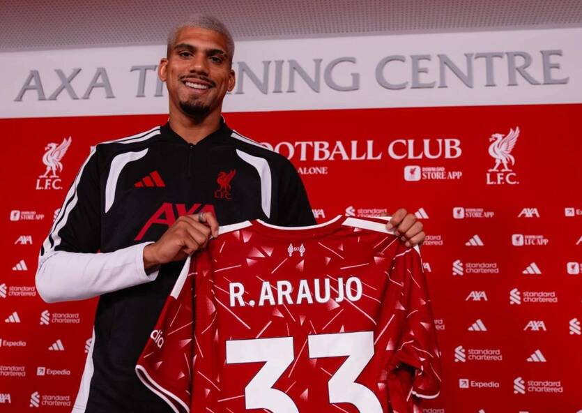 Рональд Араухо / Liverpool FC