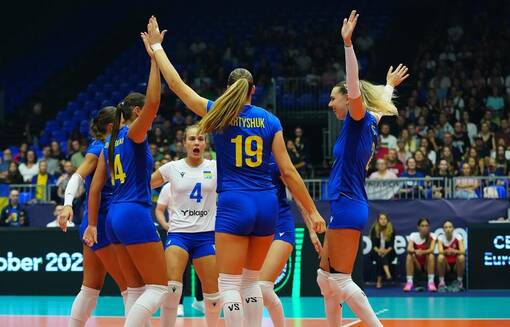 Женская сборная Украины одержала первую победу на Евро-2026 по волейболу