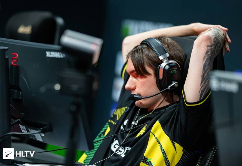 NaVi вылетели с ESL Pro League, проиграв росиянам NaVi вылетели с ESL Pro League, проиграв росиянам