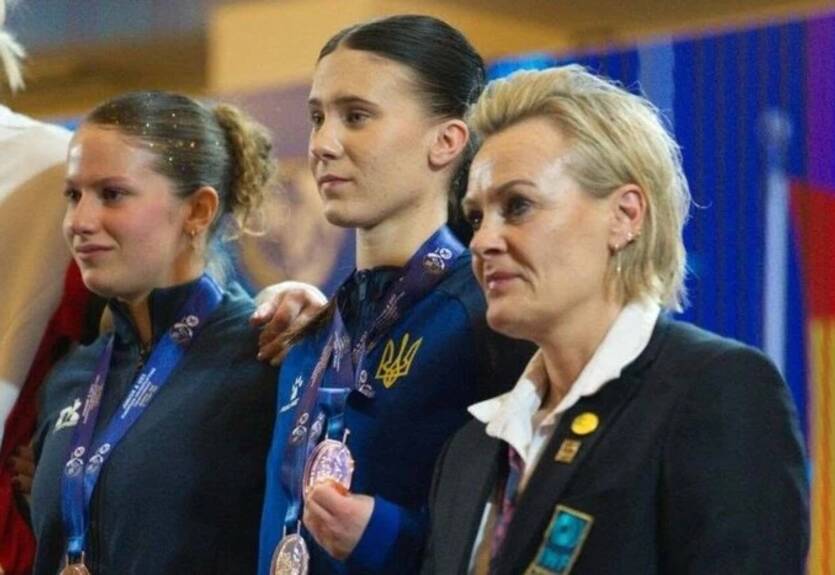 Українку змусили слухати гімн білорусі на п'єдесталі чемпіонату Європи Українку змусили слухати гімн білорусі на п'єдесталі чемпіонату Європи