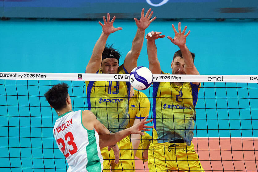 Представители украинской сборной в игре против Болгарии / Getty Images