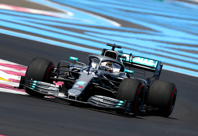 Хэмилтон выиграл первую практику во Франции, Феттель - пятый