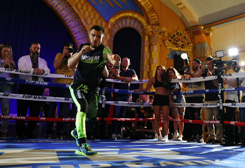 Ломаченко провел тренировку по муай-тай