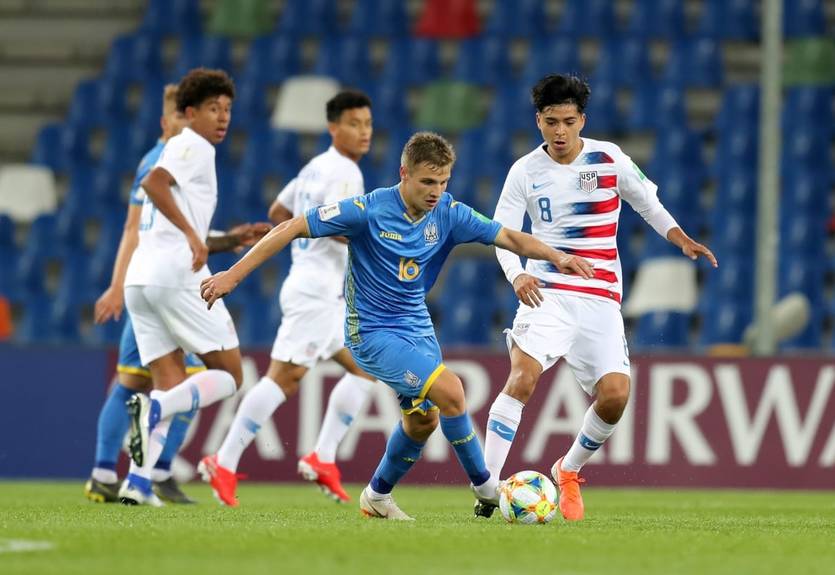 Мусолитин: Петраков прививал нам дисциплину, но иногда позволял расслабиться