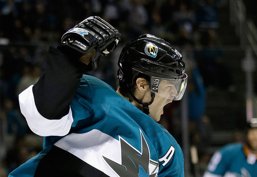 Харрикейнс выменяла Марло у Мэйпл Лифс Харрикейнс выменяла Марло у Мэйпл Лифс