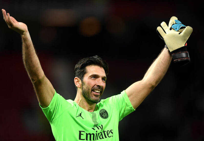 Буффон может продолжить карьеру в Лидсе