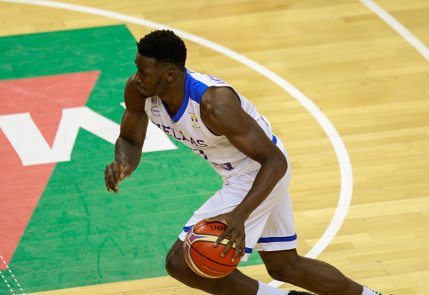 Милуоки подпишет контракт с родным братом Адетокунбо