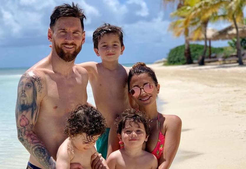 Супруга Месси показала, как семья отдыхает "в раю"