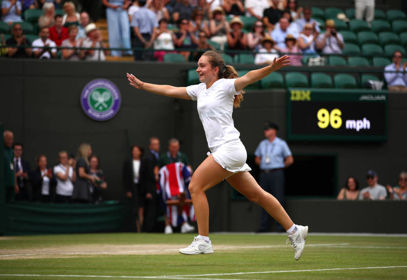 Снигур не могла поверить в свою победу: видео празднования украинки на Уимблдоне Снигур не могла поверить в свою победу: видео празднования украинки на Уимблдоне