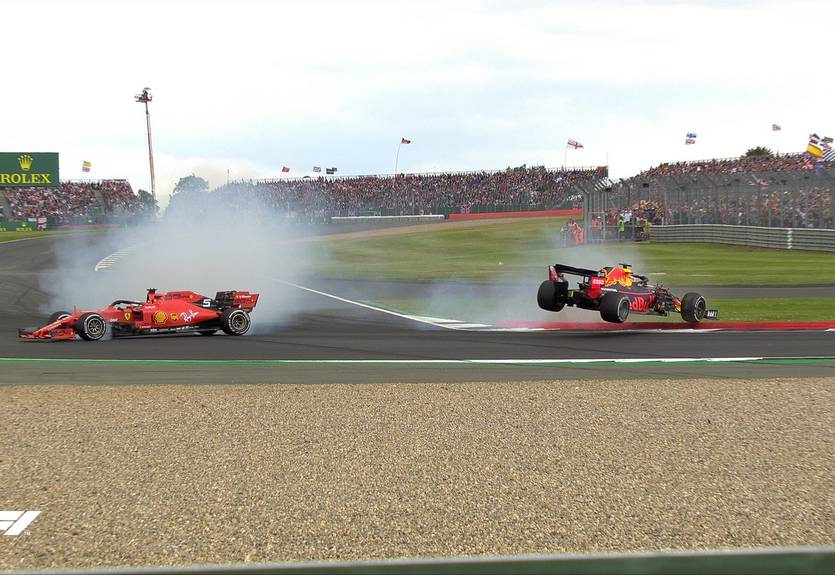 Феттель "отомстил" за Леклера, эпично врезавшись в Ферстаппена на Гран-при Великобритании