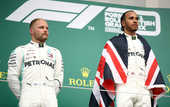 Боттас: Мог выиграть больше гонок, если бы не Хэмилтон
