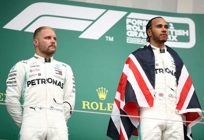 Боттас: Мог выиграть больше гонок, если бы не Хэмилтон Боттас: Мог выиграть больше гонок, если бы не Хэмилтон