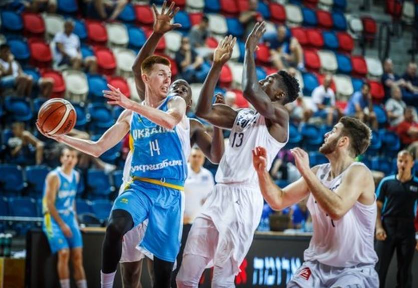 Украина U-20 уступила французам в 1/8 финала Евробаскета