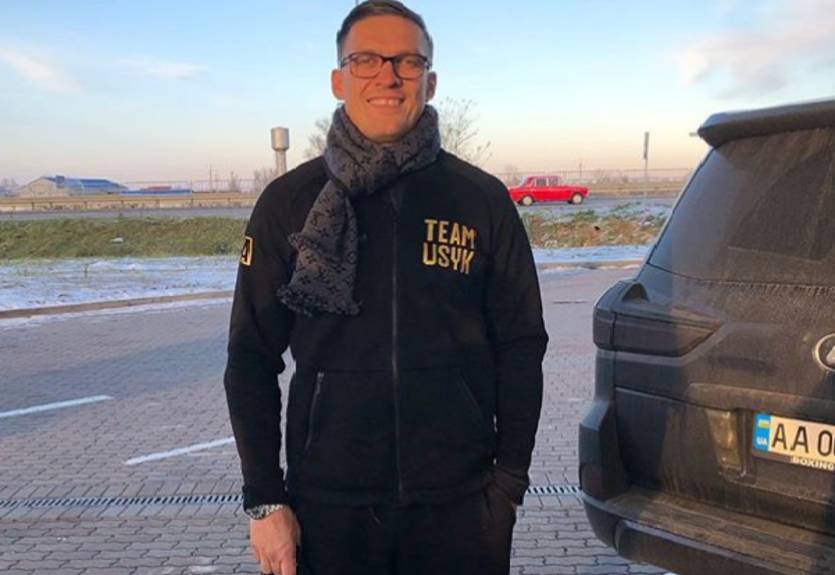 Усик показал свою версию одной из сцен сериала Бригада Усик показал свою версию одной из сцен сериала Бригада