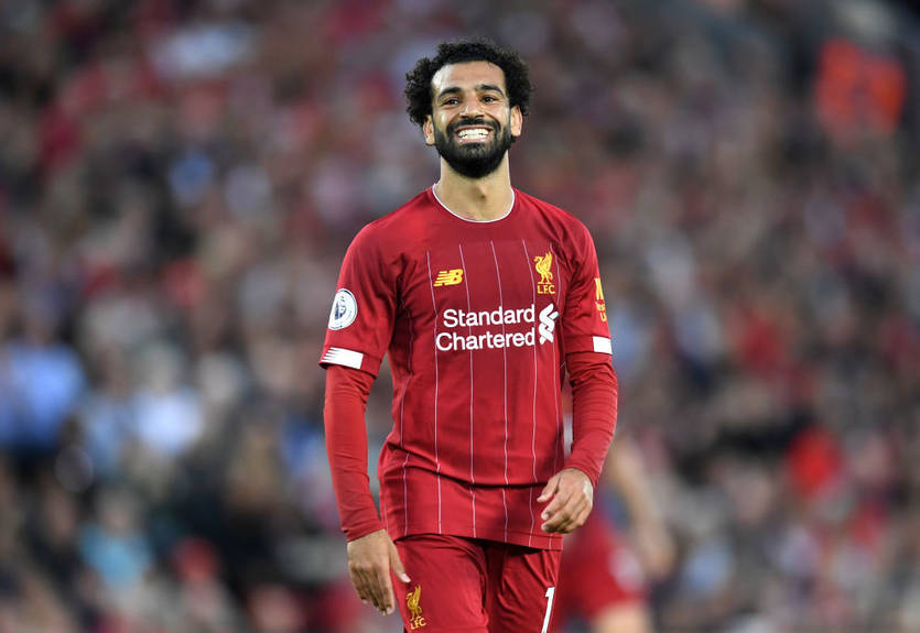 Мальчик разбил себе нос об столб в попытках получить автограф Салаха