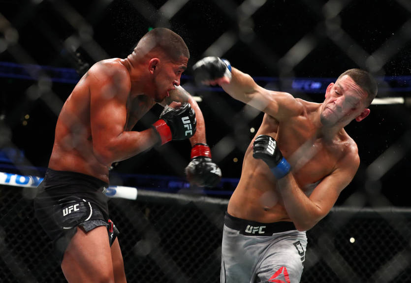 Диас решением судей победил Петтиса