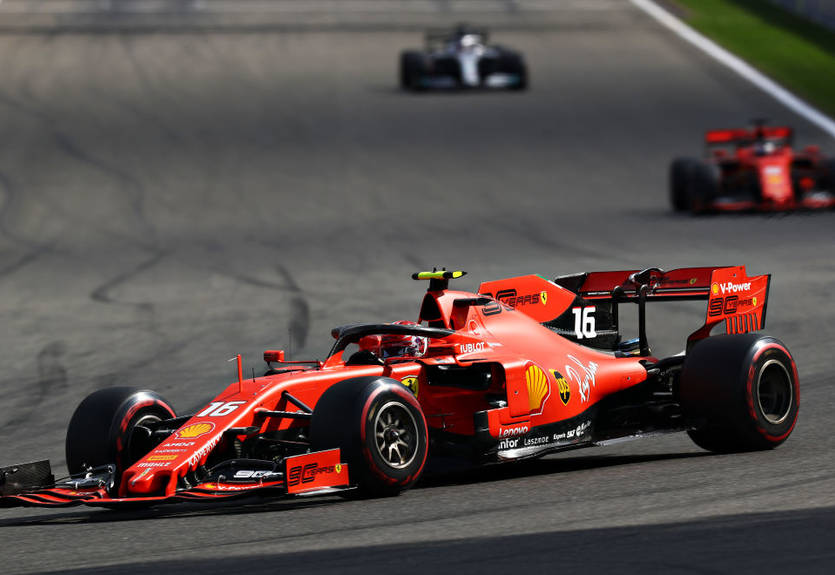 Леклер принес Феррари первую победу в сезоне