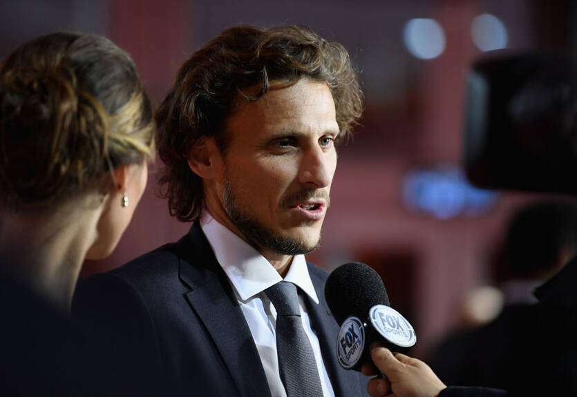 Форлан: Игроки, которые творят историю Реала и Барселоны, стареют