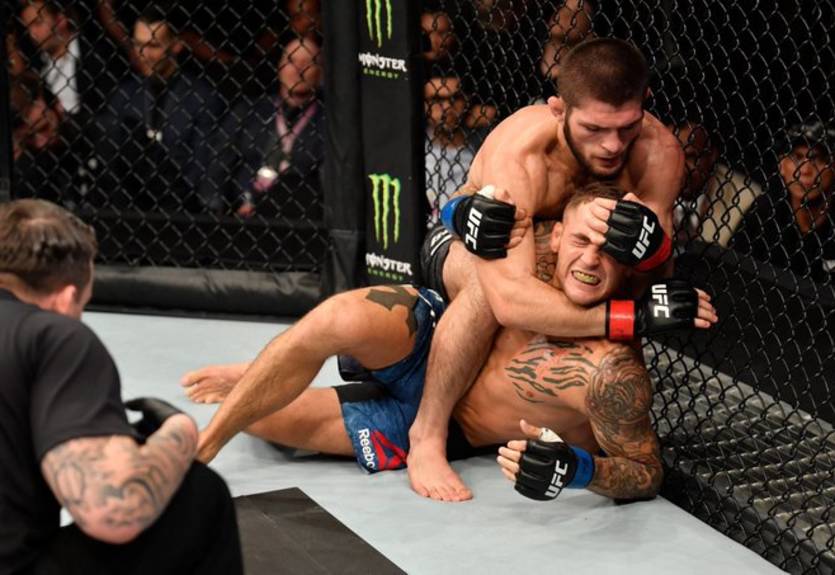 Нурмагомедов победил Порье на UFC 242