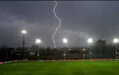Удар молнии едва не убил футболистов на Ямайке