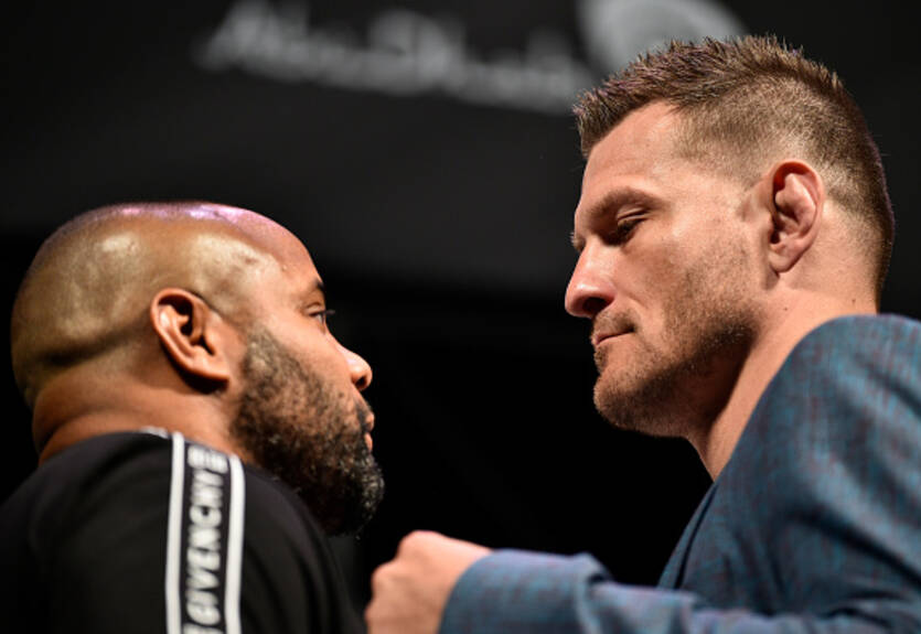 Кормье завершит карьеру после боя с Миочичем