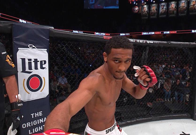 Один из быстрейших нокаутов в Bellator: Макки победил Караханяна на 8-й секунде