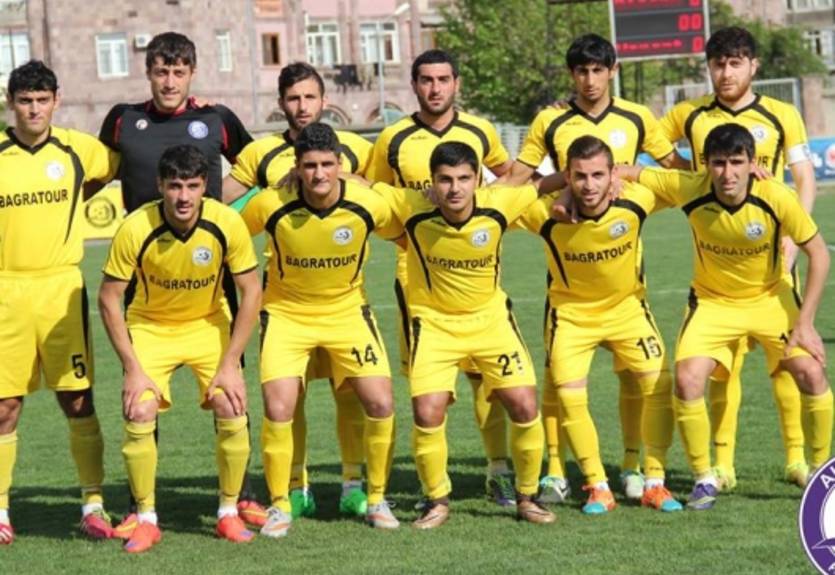 Почти невозможно: Игрок сотворил два чудовищных промаха с метра