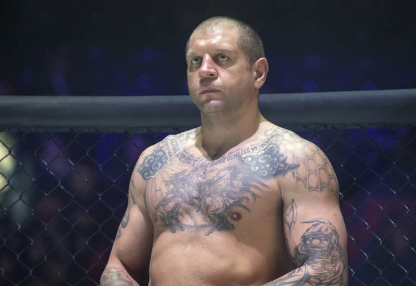 Российский тяжеловес: Александр Емельяненко справляется с ролью клоуна
