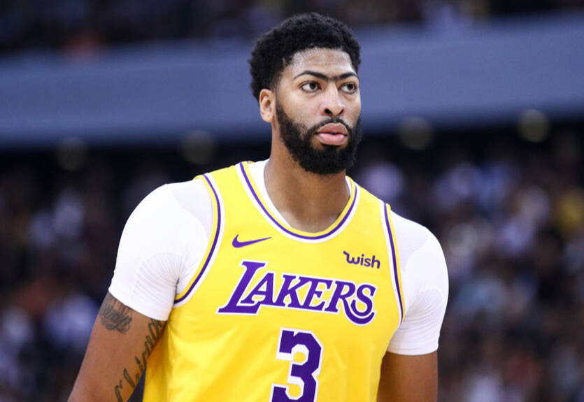 Лидер Лейкерс избежал серьезной травмы