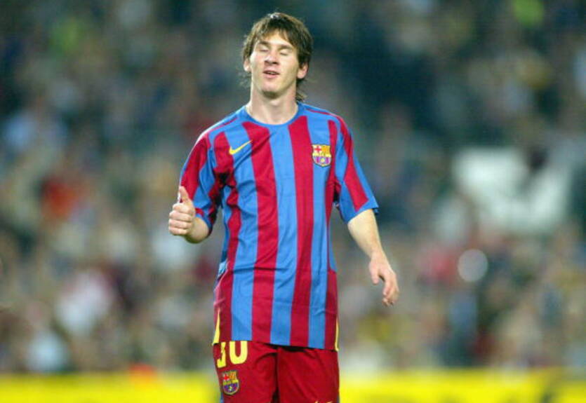 Лучший в истории: Месси дебютировал за Барселону ровно 15 лет назад