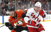 НХЛ: Вашингтон не оставил шансов Рейнджерс, Анахайм сильнее Каролины НХЛ: Вашингтон не оставил шансов Рейнджерс, Анахайм сильнее Каролины
