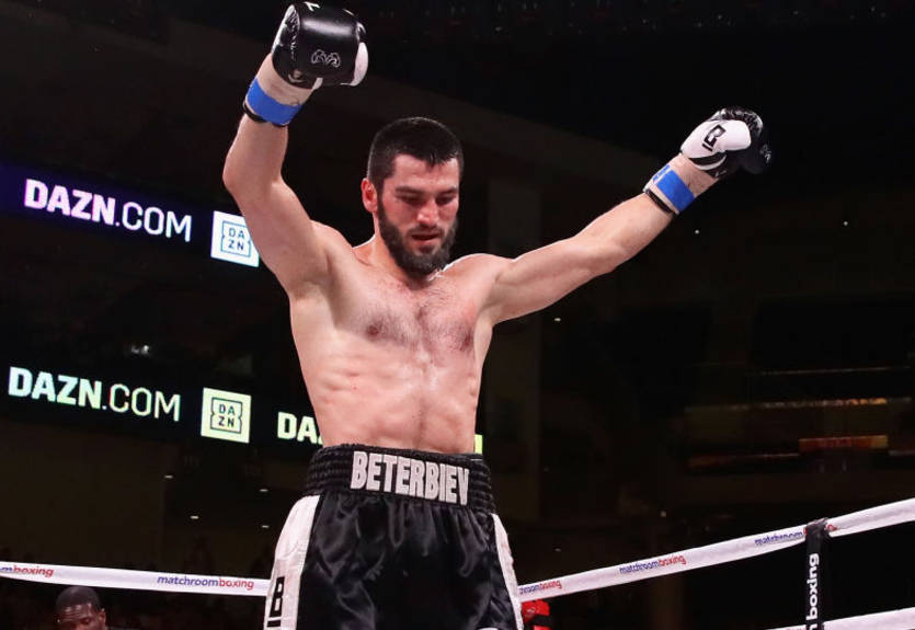 Бетербиев - Гвоздику: Было честью провести бой с тобой Бетербиев - Гвоздику: Было честью провести бой с тобой