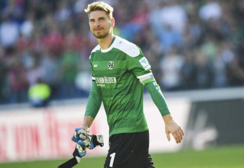 Вратарь Ганновера Цилер получил самое нелепое удаление во Второй Бундеслиге Вратарь Ганновера Цилер получил самое нелепое удаление во Второй Бундеслиге