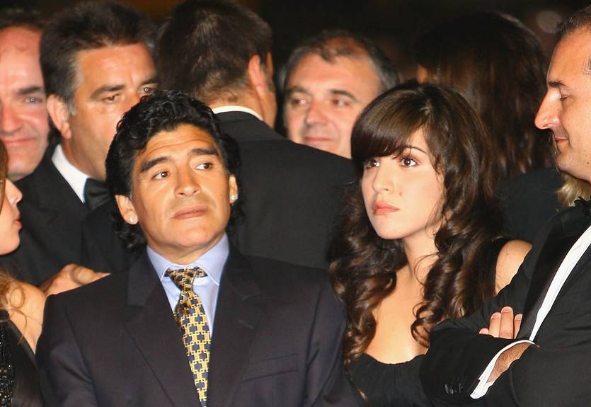 "Его убивают изнутри": дочь Марадоны опубликовала загадочный пост об отце