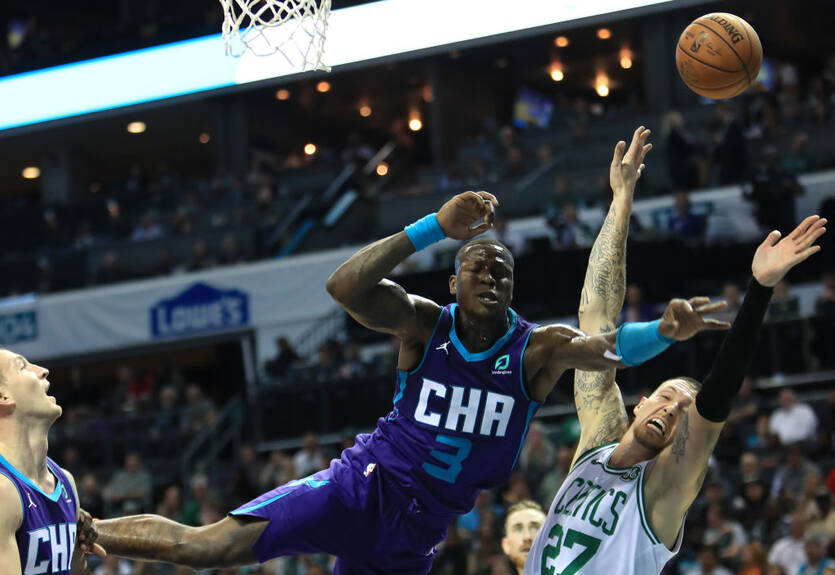 НБА: Бостон обыграл Шарлотт, Финикс уступил Майами