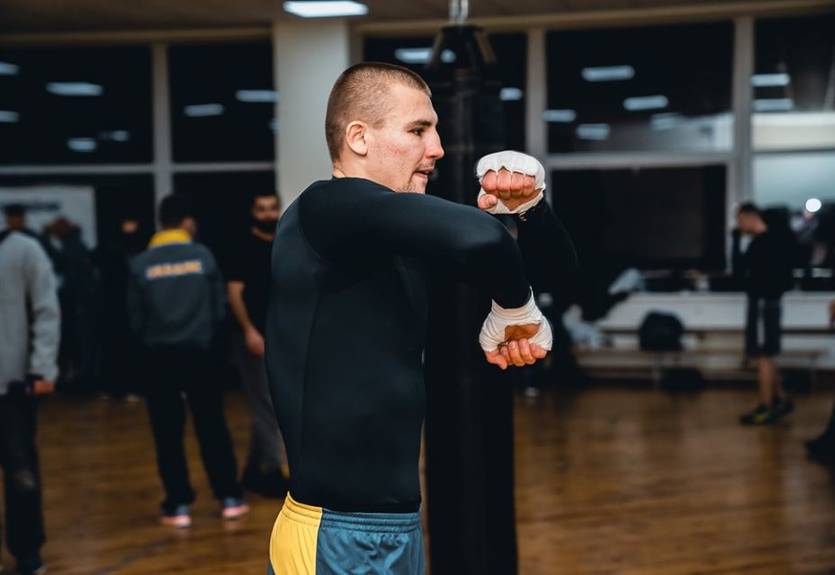 Хижняк: Много менеджеров пытаются предложить мне переход в профессионалы