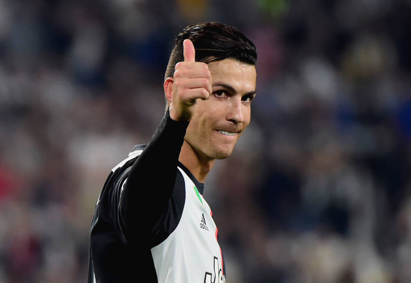 "Не связывайся с ним": сестры Роналду вступились за брата перед Сарри