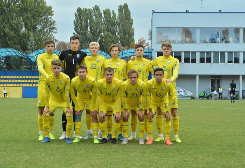 Украина U-19 сыграла вничью со Словенией в квалификации Евро-2020 Украина U-19 сыграла вничью со Словенией в квалификации Евро-2020