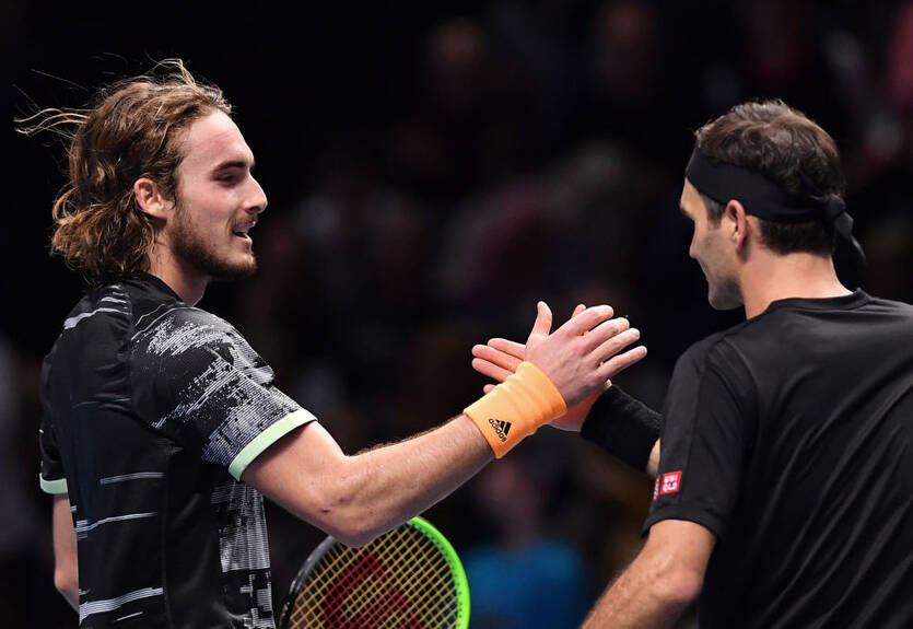 Циципас переиграл Федерера в полуфинале Итогового турнира АТР Циципас переиграл Федерера в полуфинале Итогового турнира АТР