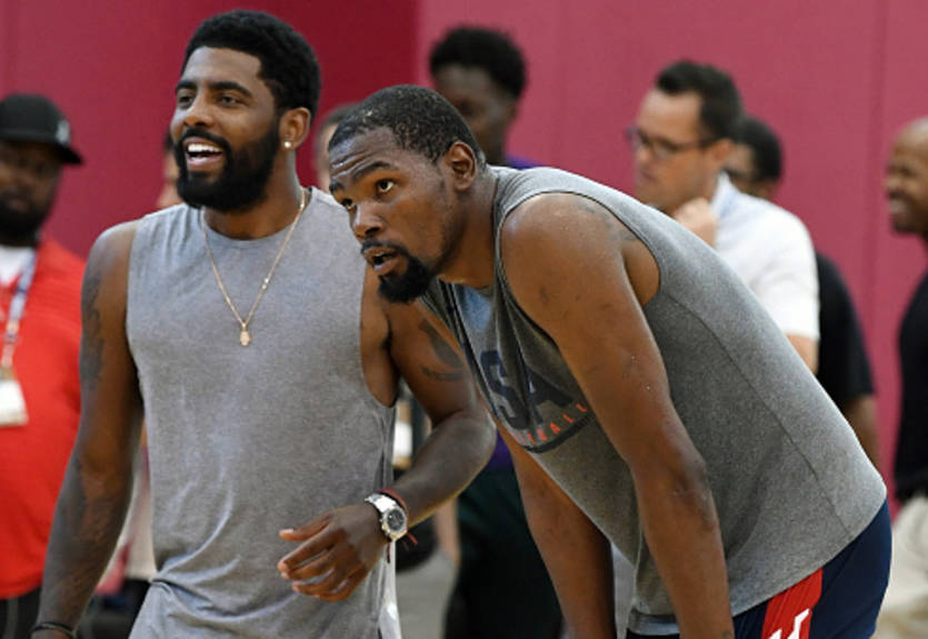 Травмированные Дюрант и Ирвинг поучаствовали в фирменном праздновании Бруклина