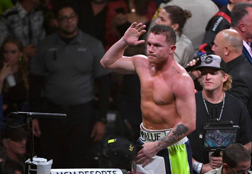 Альварес высказался о возможных боях против Мейвезера и Головкина