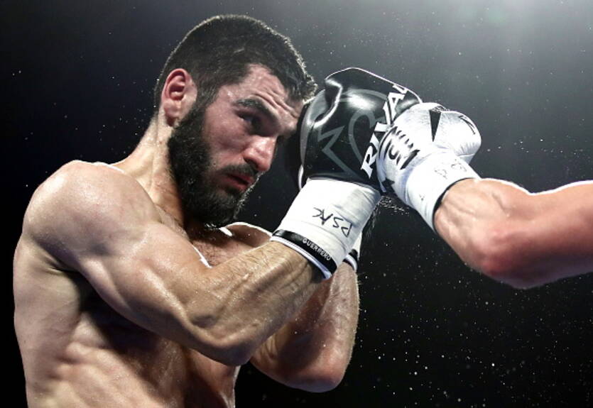 Бетербиев отказался защищать титул WBC в следующем бою