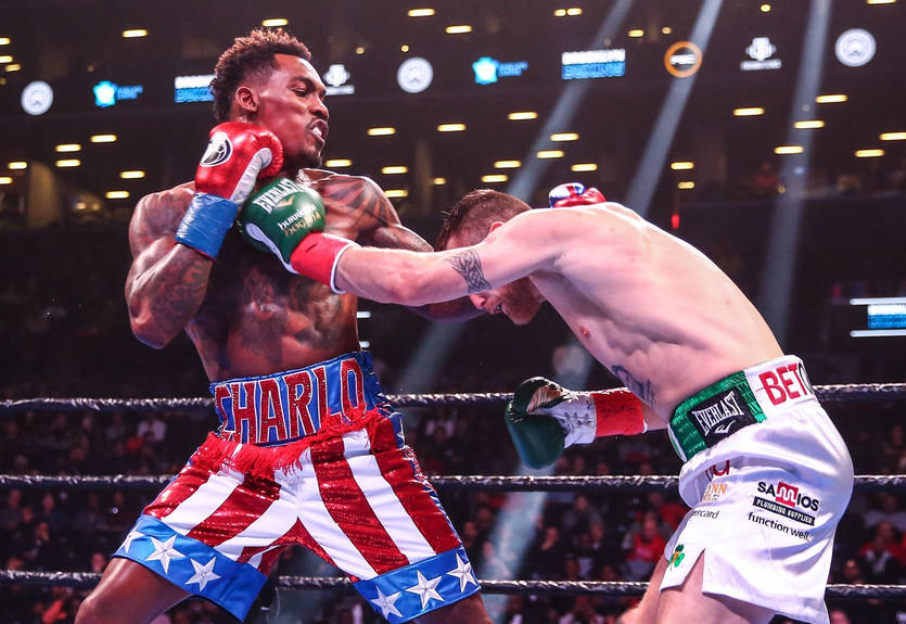 Жермалл Чарло ярким нокаутом срубил Хогана