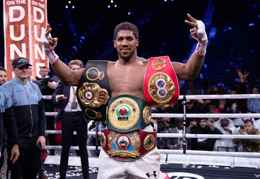 Президент WBO: У Джошуа теперь есть 180 дней, чтобы встретится с Усиком