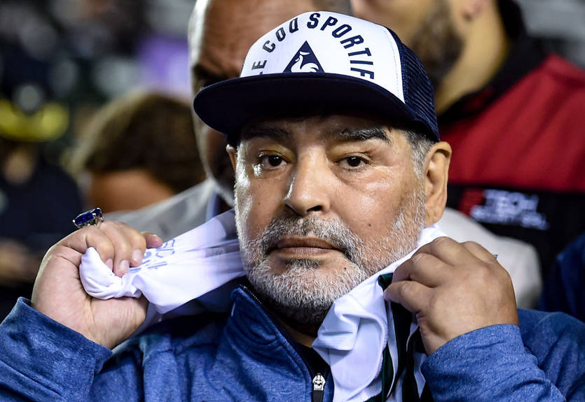 Марадона признался, что лишился девственности в 13 лет Марадона признался, что лишился девственности в 13 лет