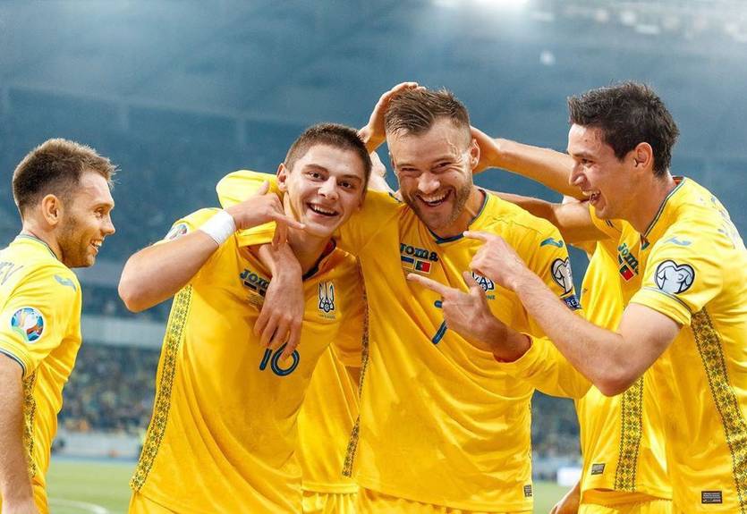 Сборная Украины креативно поздравила фанатов с Новым годом Сборная Украины креативно поздравила фанатов с Новым годом